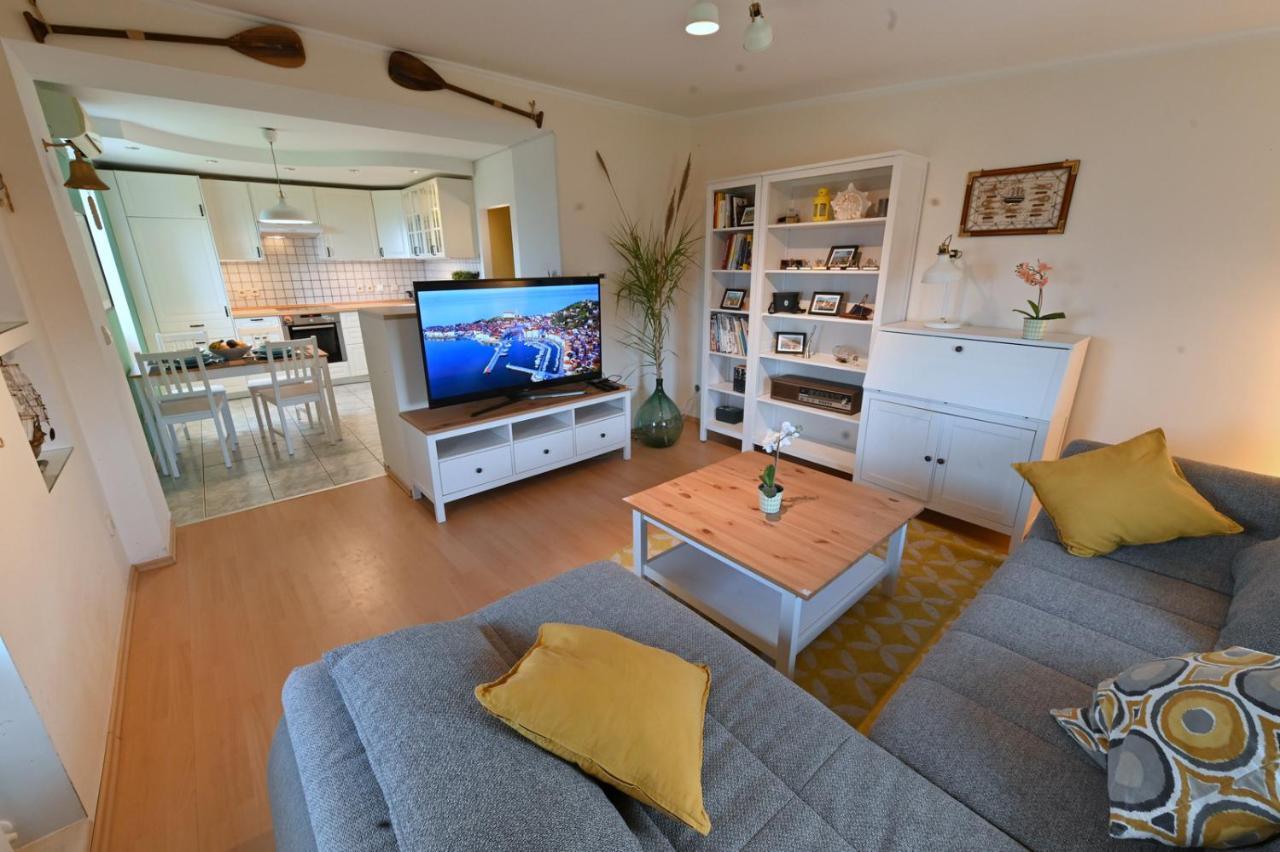 Captain's - Free Parking Apartment *